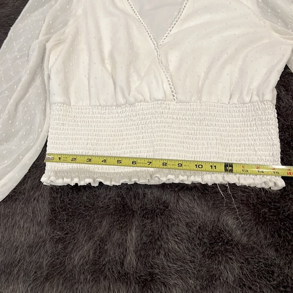 Leyden sexy l/s v neck white blouse with fun detail - Picture 6 of 9
